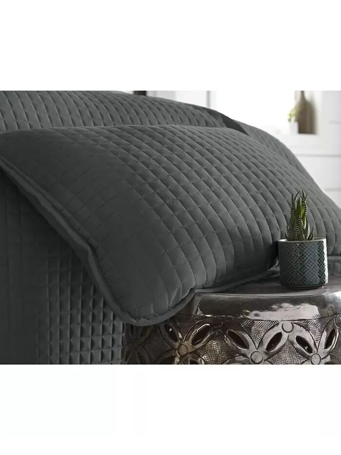 Большой однотонный комплект из трех предметов: стеганое одеяло и накидка Southshore Fine Linens — изображение 4 из 4, серый