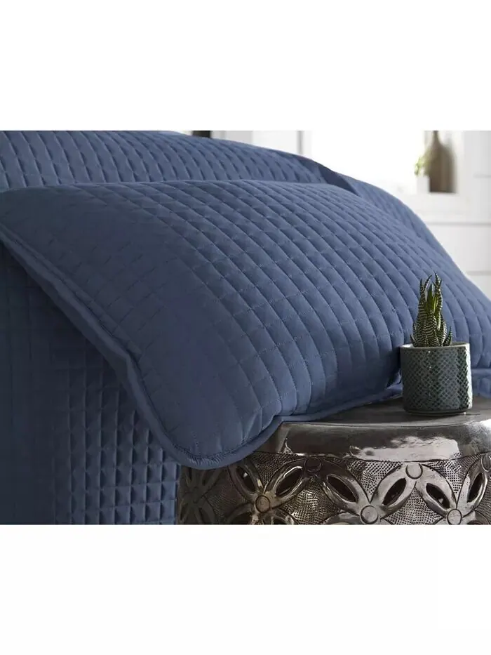 Большой однотонный комплект из трех предметов: стеганое одеяло и накидка Southshore Fine Linens — изображение 4 из 4, синий