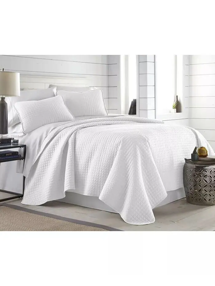 Большой однотонный комплект из трех предметов: стеганое одеяло и накидка Southshore Fine Linens — изображение 2 из 4, белый