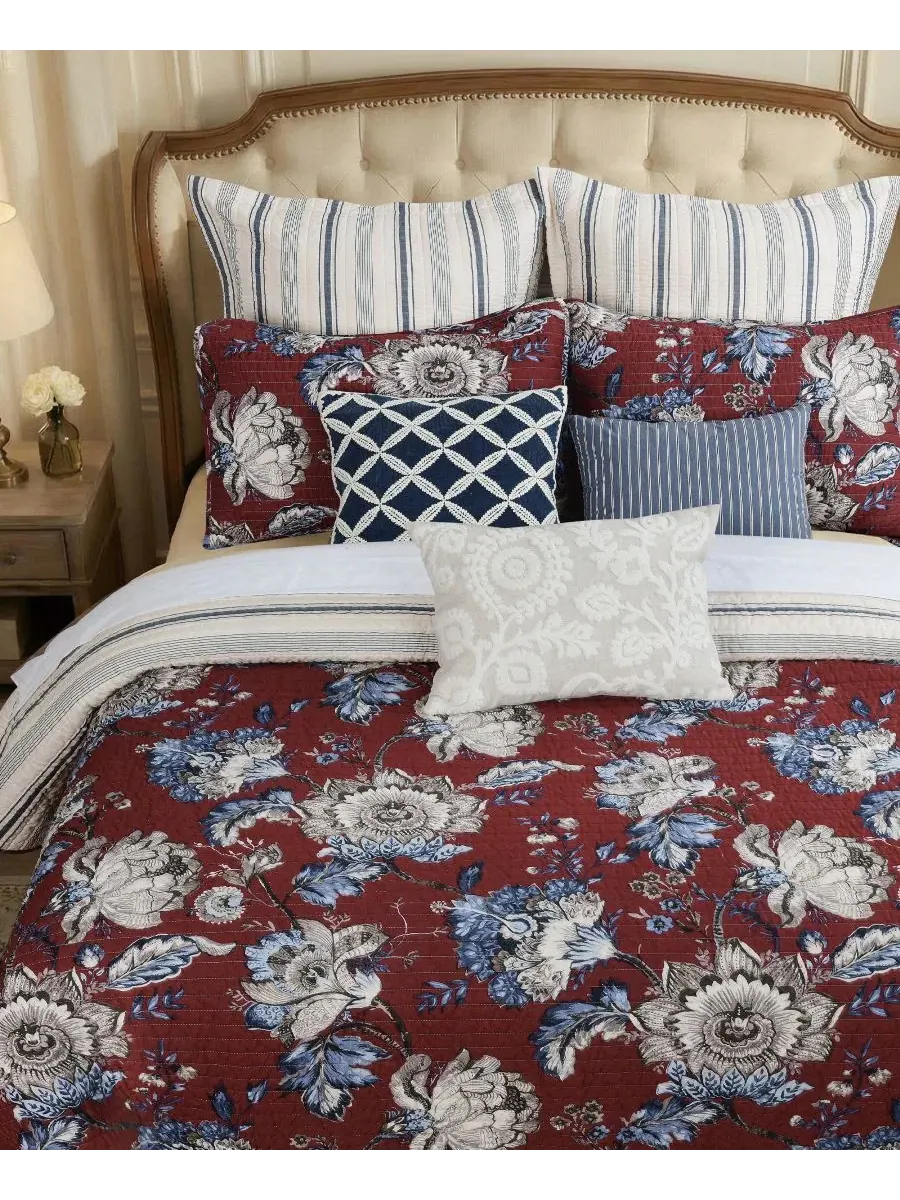 Комплект стеганого покрывала Royce Reversible 2-Piece Quilt Set, Twin/Twin XL Levtex Home — изображение 2 из 5, красный