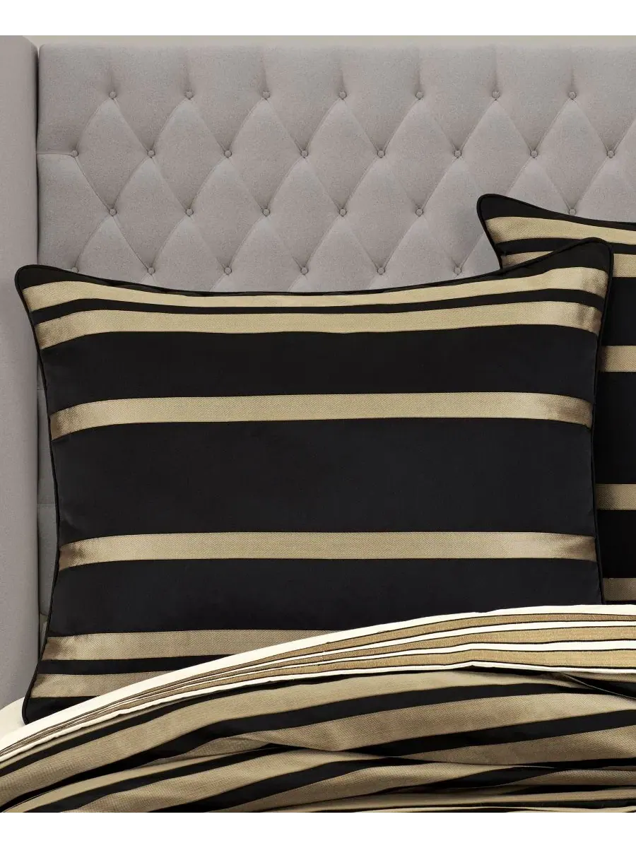 Комплект стеганого постельного белья Calvari 4-Pc. Comforter Set J Queen New York — изображение 3 из 4, черный