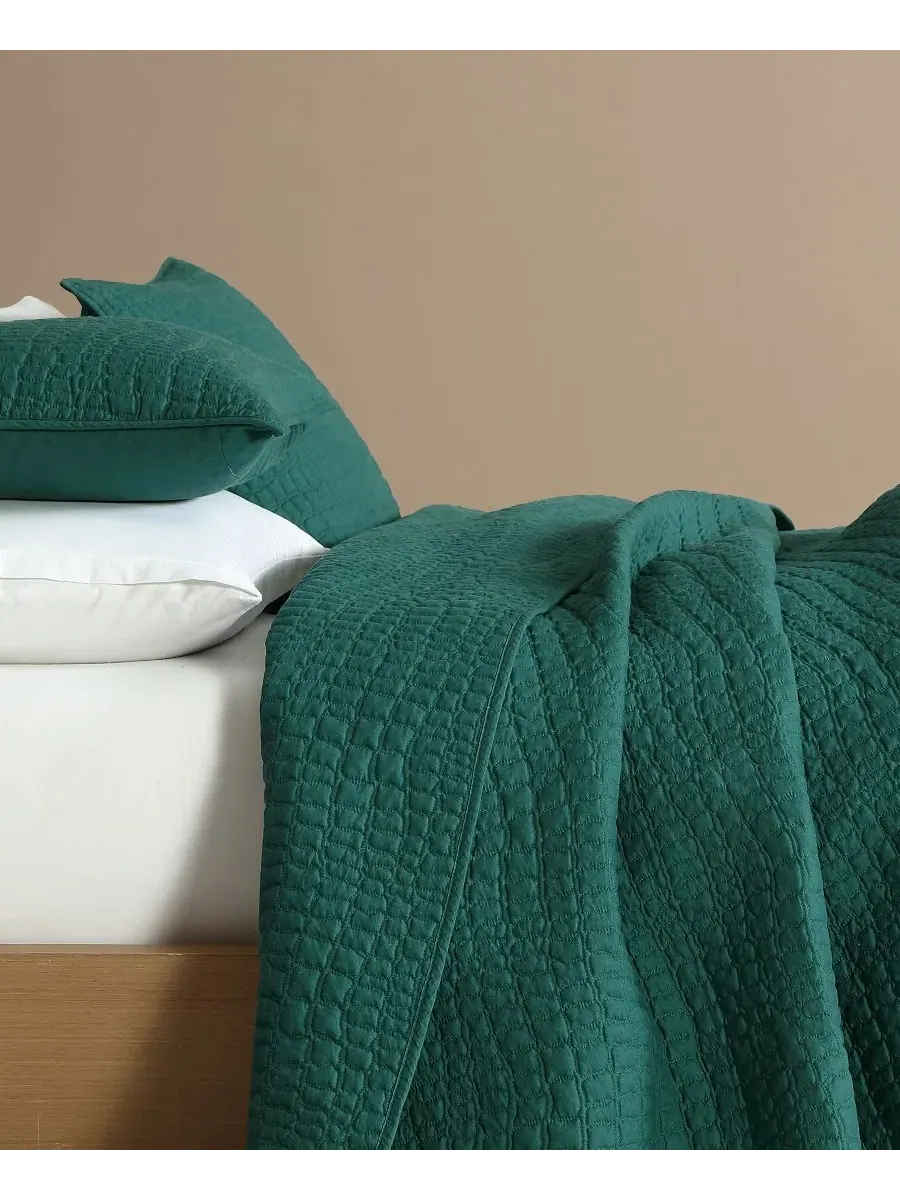 Комплект стеганого покрывала с наволочками, 3 предмета, Full/Queen, с крокодилом Lacoste Home — изображение 2 из 7, зеленый