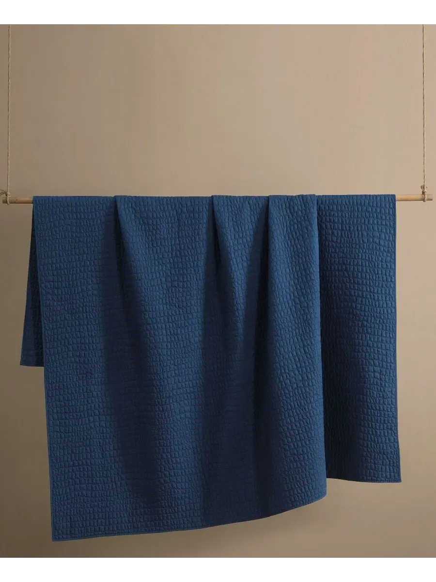 Комплект стеганого одеяла Croc Scale Cotton 3-пр., Full/Queen Lacoste Home — изображение 5 из 7, темно-синий