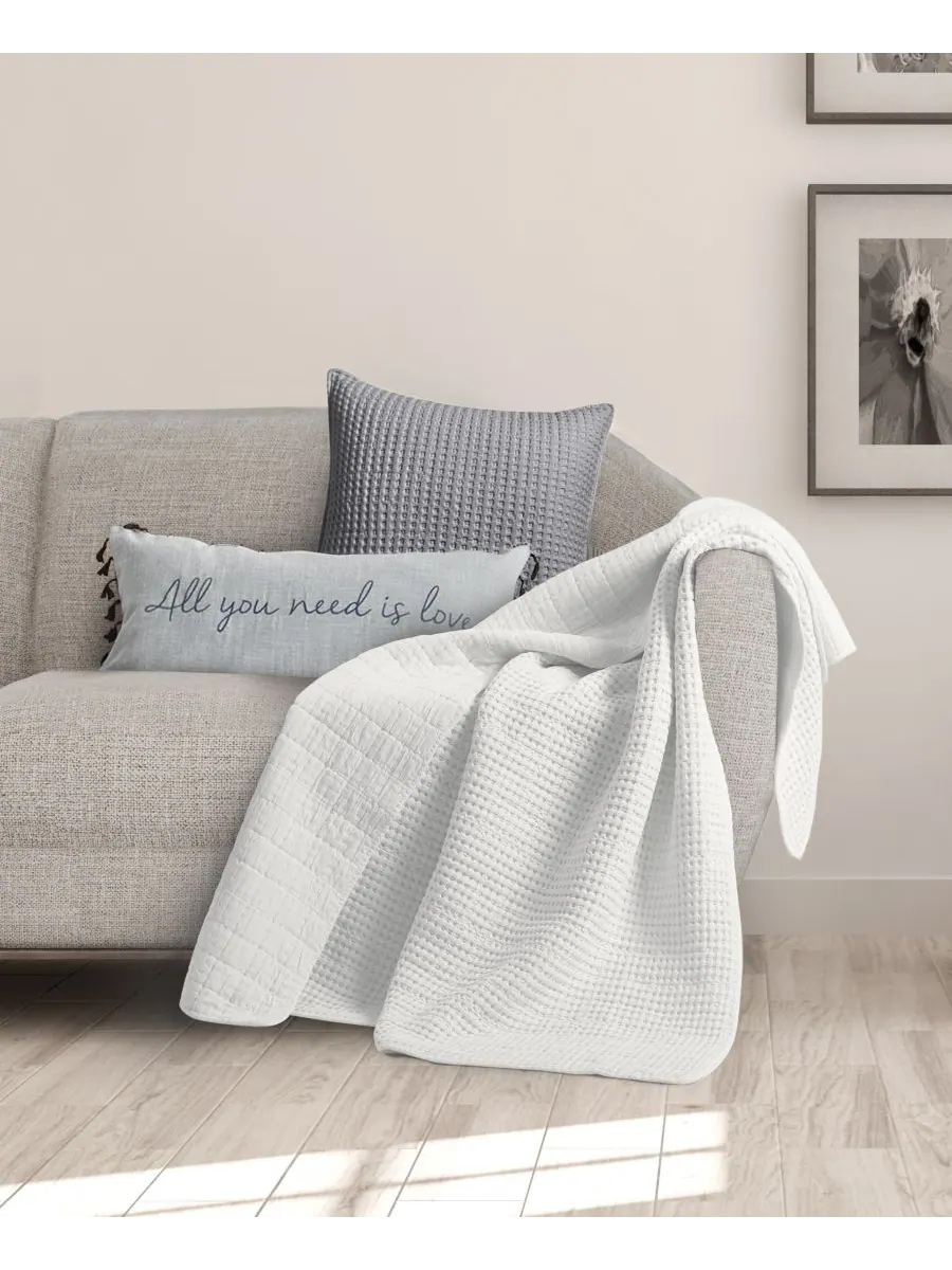 Стеганый плед Mills с вафельной строчкой, 60 x 50 дюймов Levtex — изображение 1 из 4, яркий белый