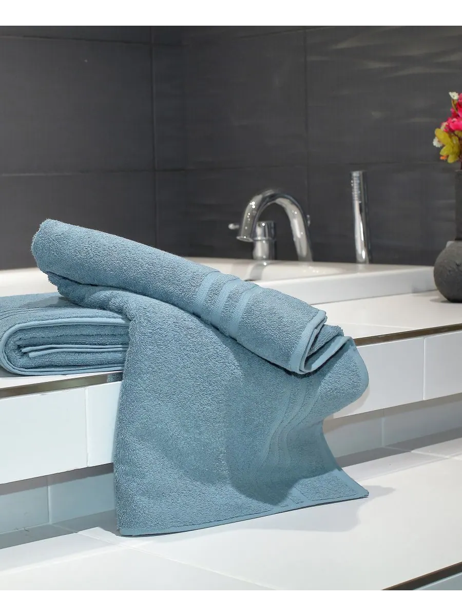 Набор банных полотенец denzi из 2 предметов Linum Home — изображение 3 из 3, светлый синий