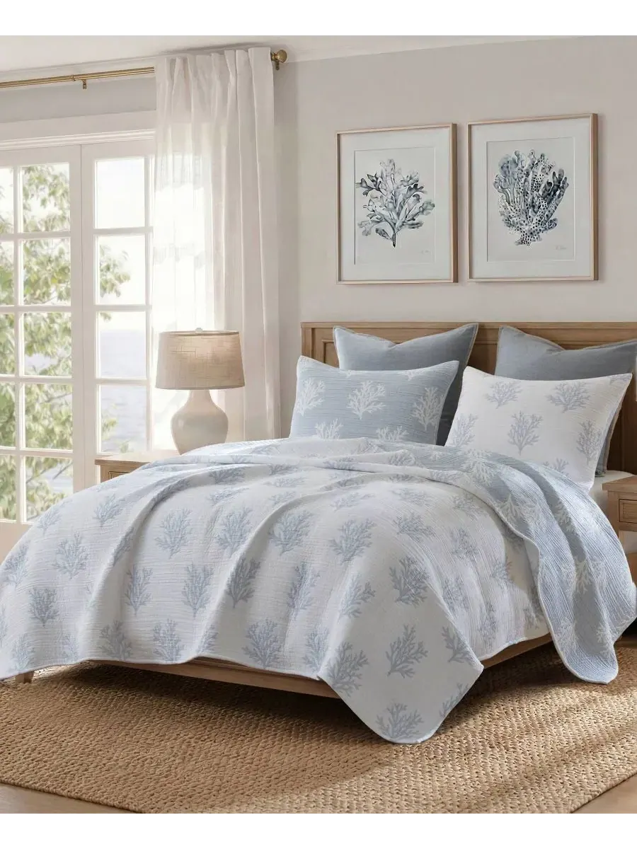 Набор стеганых покрывал Mia Coral Jacquard Reversible Harbor House — изображение 3 из 12, синий