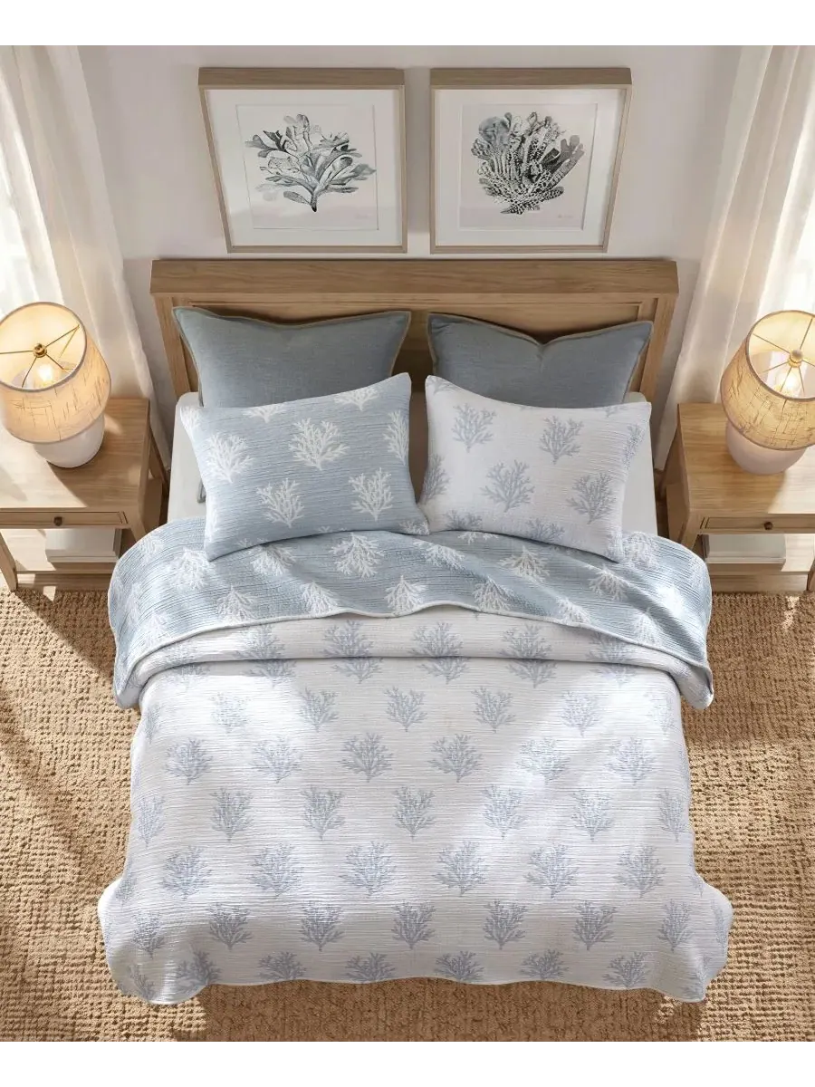 Набор стеганых покрывал Mia Coral Jacquard Reversible Harbor House — изображение 5 из 12, синий