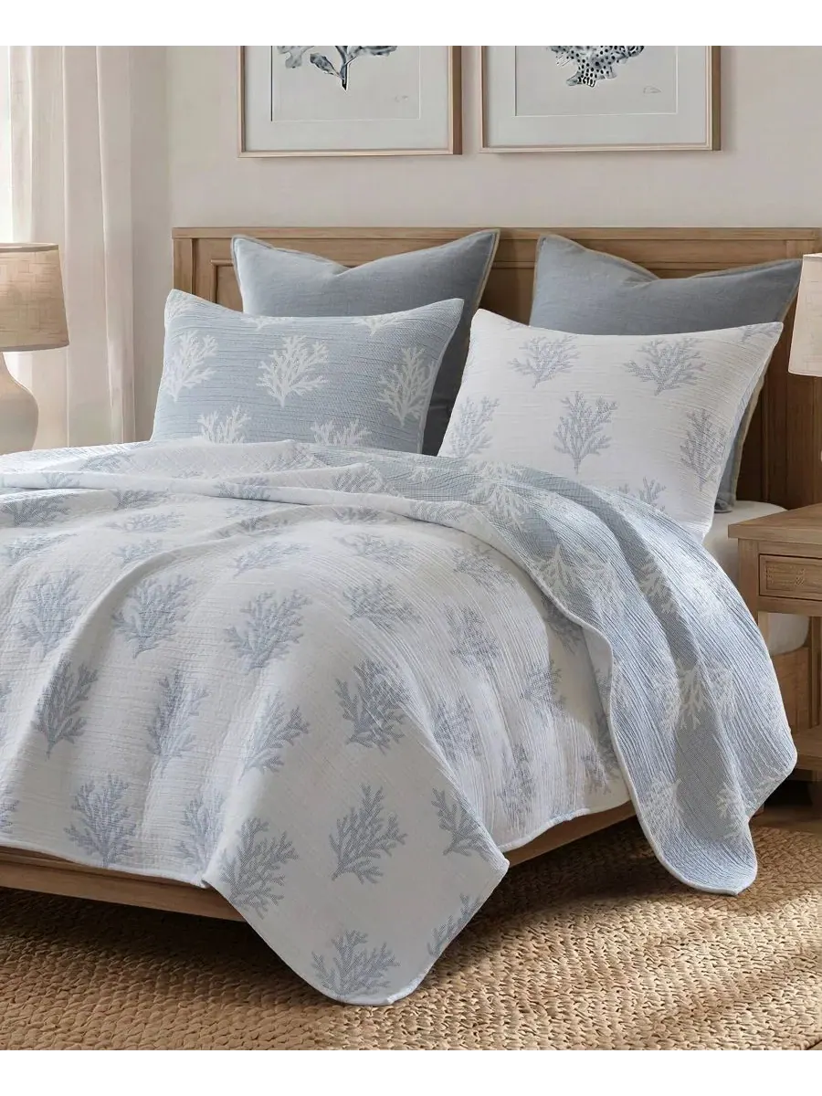 Набор стеганых покрывал Mia Coral Jacquard Reversible Harbor House — изображение 9 из 12, синий