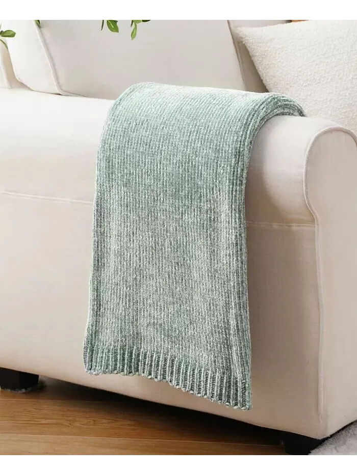 Плед Lifestyle из однотонной микросинели, 51 x 67 дюймов Battilo — изображение 5 из 6, зеленый