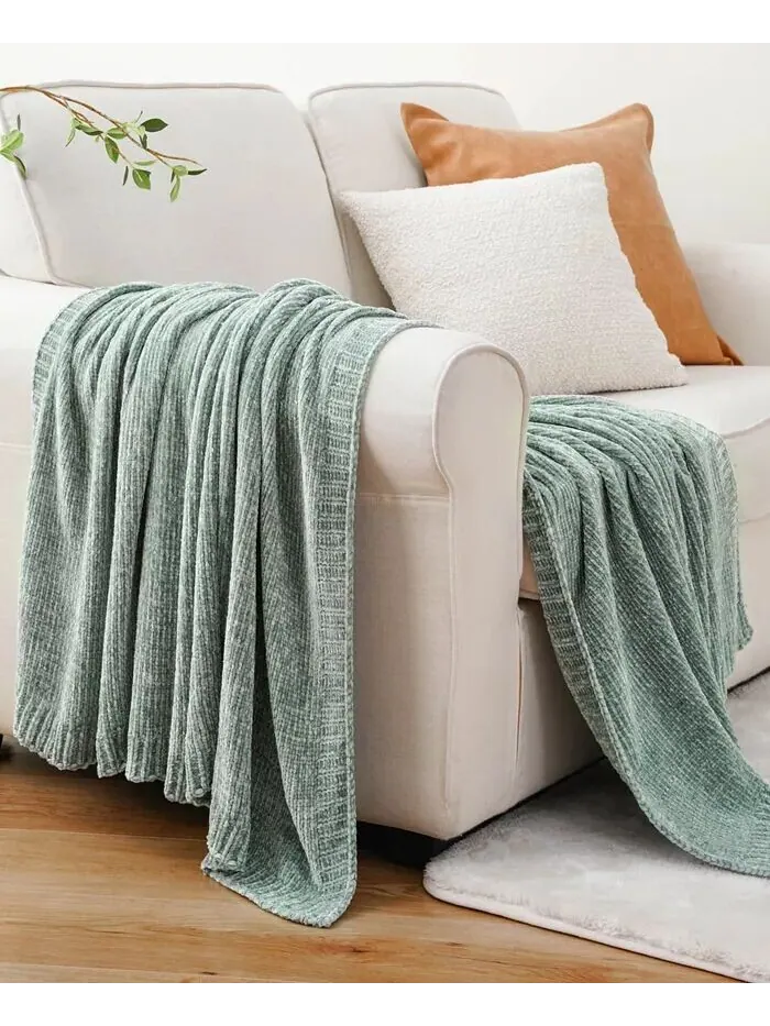 Плед Lifestyle из однотонной микросинели, 51 x 67 дюймов Battilo — изображение 6 из 6, зеленый