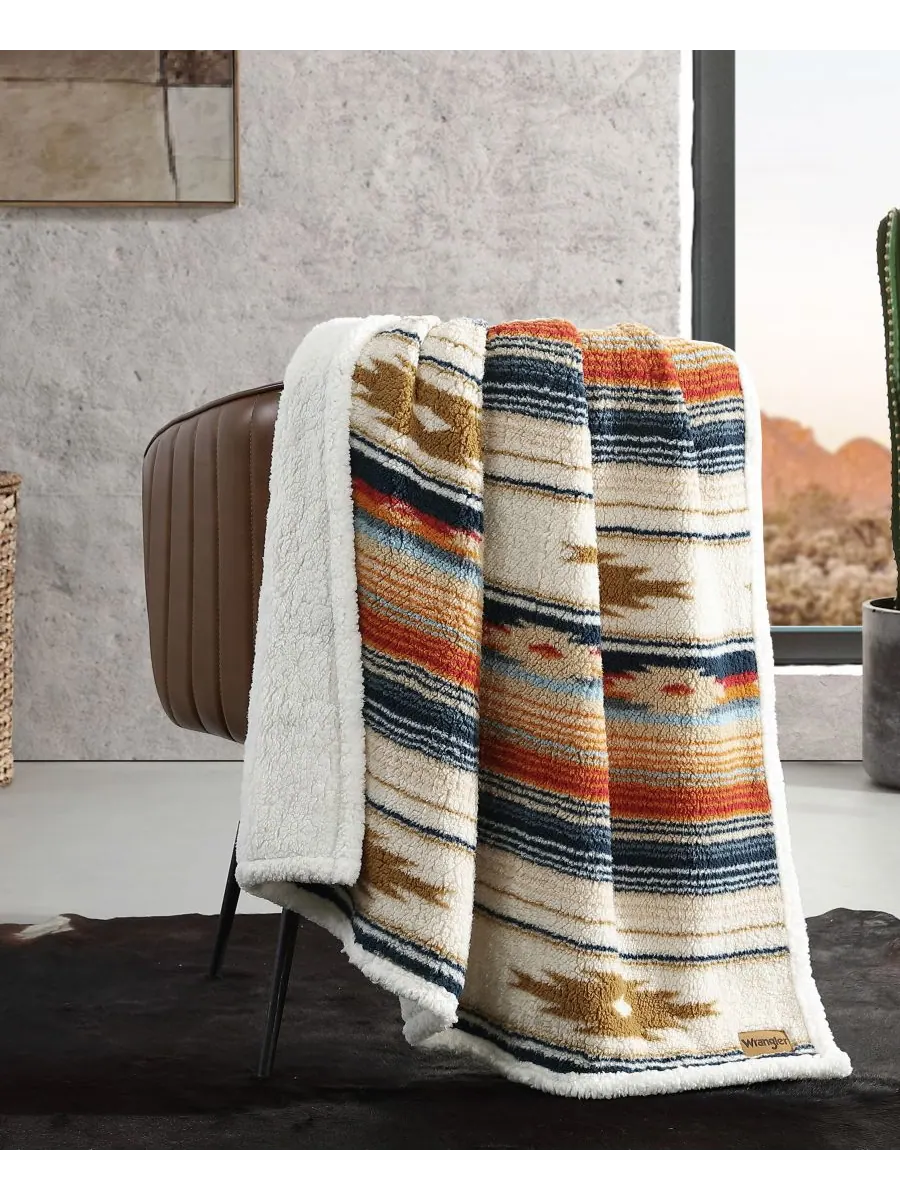Плед Coyote Sands Sherpa, 60 x 50 дюймов Wrangler