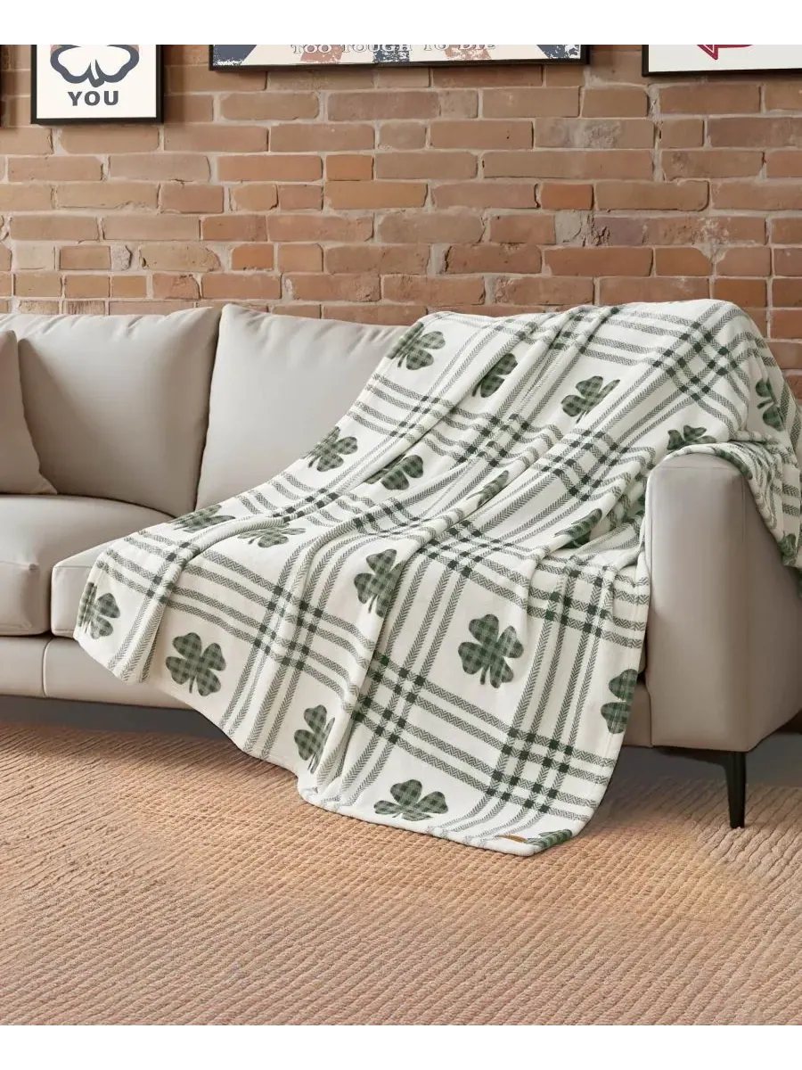 Плюшевый плед Clovers, 127 x 178 см Lucky Brand — изображение 5 из 5, зеленый