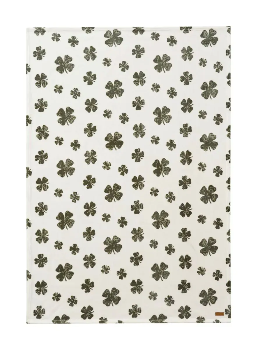 Плюшевый плед Clovers, 127 x 178 см Lucky Brand — изображение 3 из 5, слоновая кость