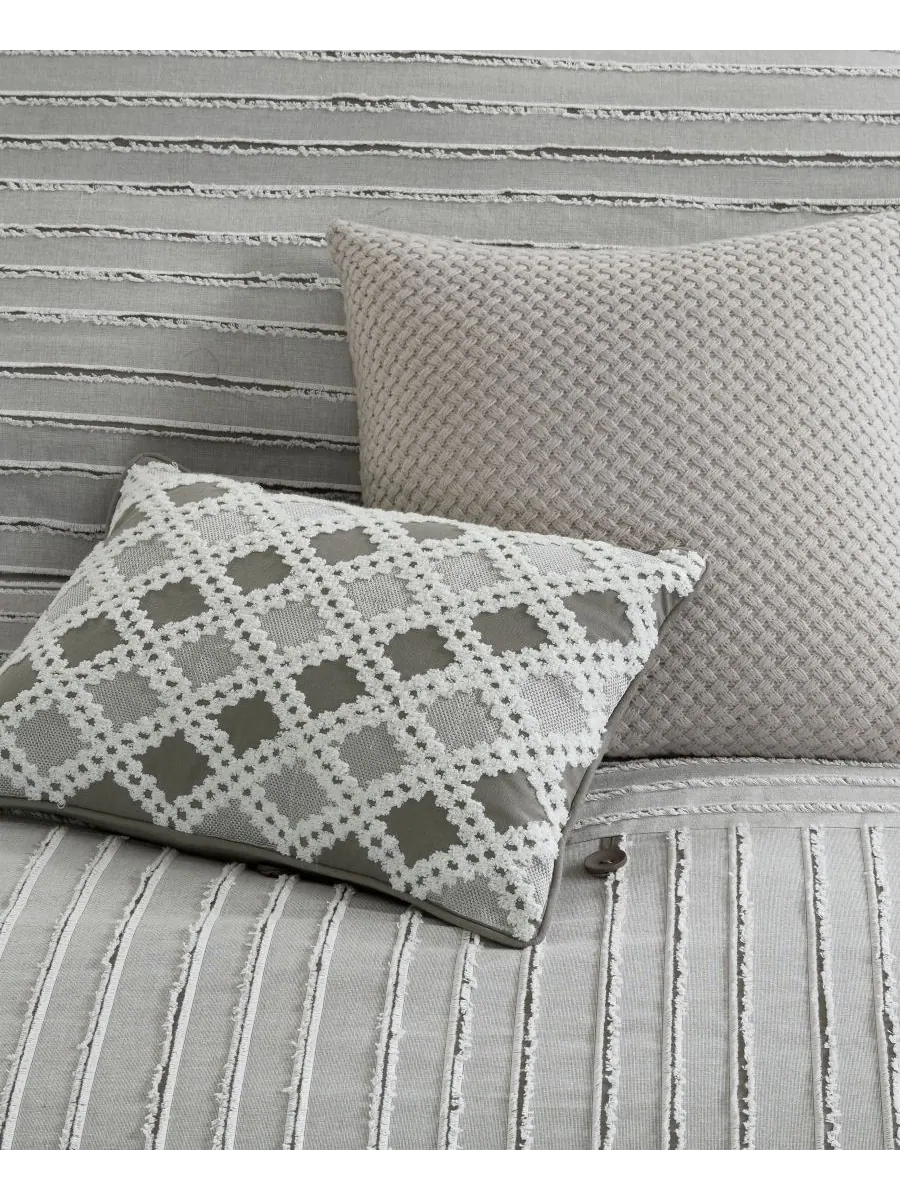 Комплект постельного белья Essence Clipped Jacquard, 10 предметов, размер King Madison Park — изображение 8 из 10, серый
