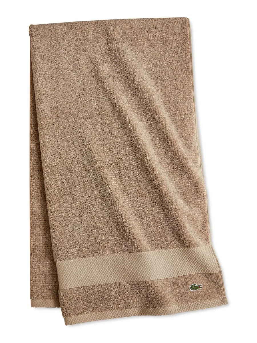 Антимикробная банное полотенце Heritage из хлопка Supima, 89 x 178 см Lacoste Home — изображение 1 из 10, бежевый