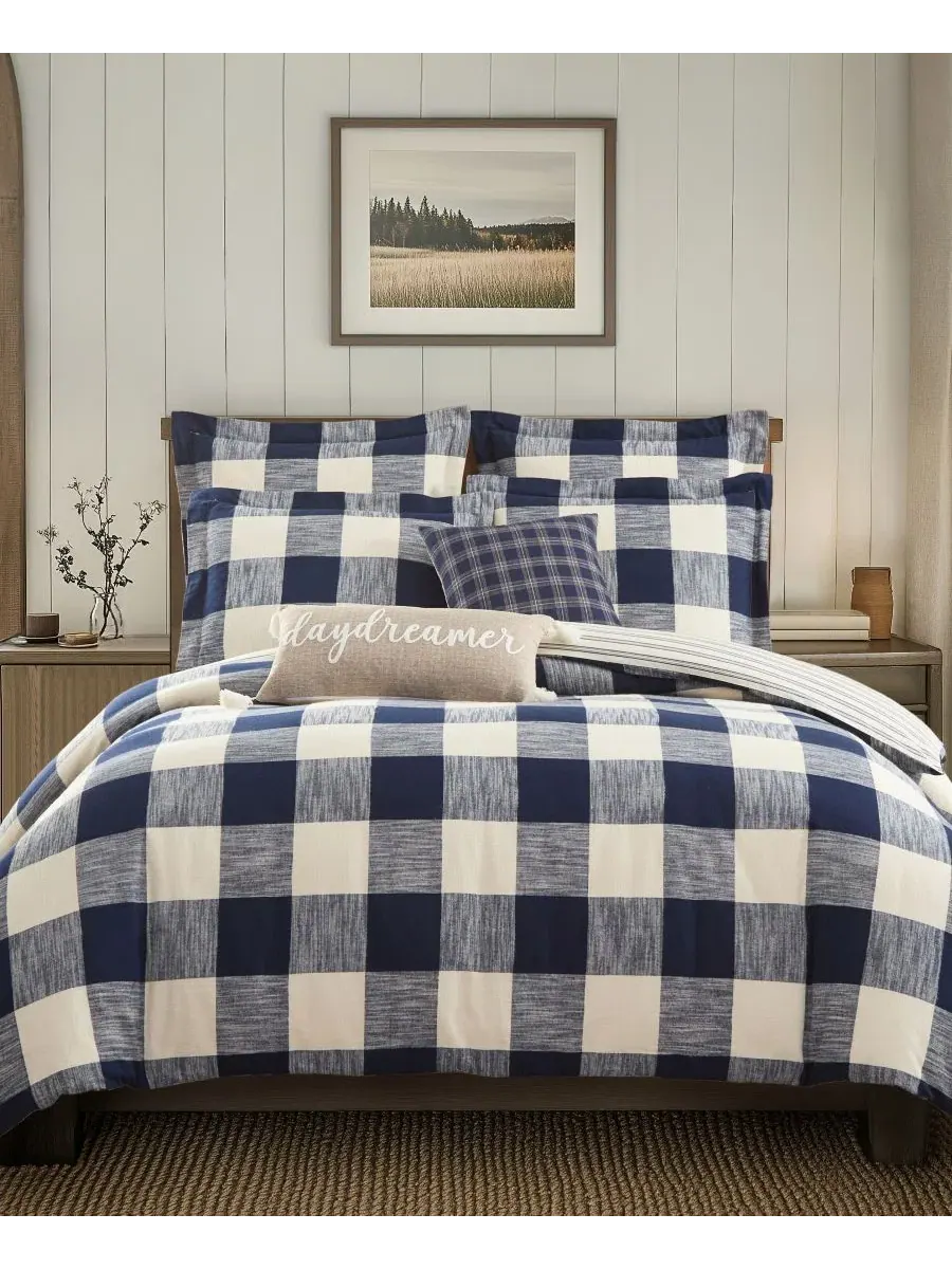 Комплект стеганого пледа Highland Plaid из 2 предметов, Twin/Twin XL Levtex Home — изображение 3 из 5, темно-синий