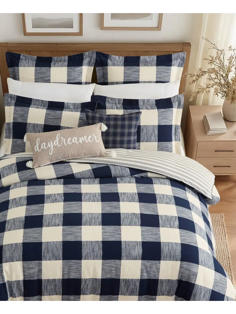 Комплект стеганого одеяла Highland Plaid Woven, King/California King Levtex Home — изображение 2 из 5, темно-синий