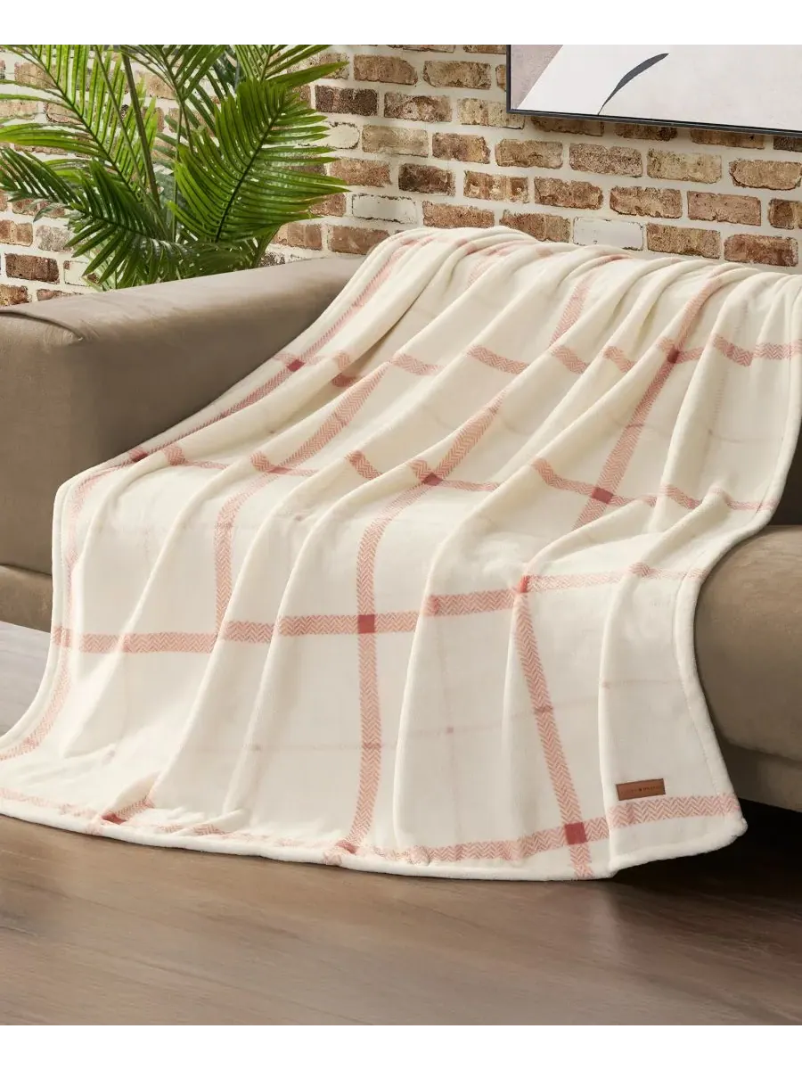 Мягкий плед Palmdale Plaid Cozy Plush Throw, 127 см x 178 см Lucky Brand — изображение 4 из 5, красный