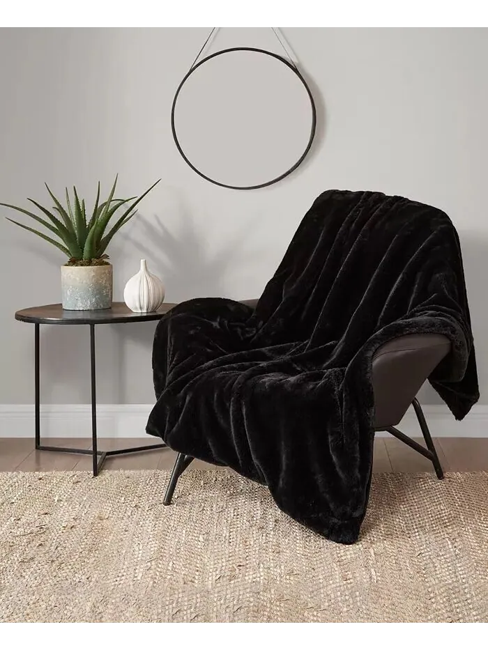 Плед из цельного искусственного меха норки, 50 x 70 дюймов Lucky Brand — изображение 1 из 7, черный