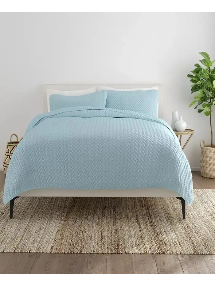 Домашняя коллекция Комплект стеганого покрывала с узором «елочка» ienjoy Home — изображение 3 из 4, бледный синий
