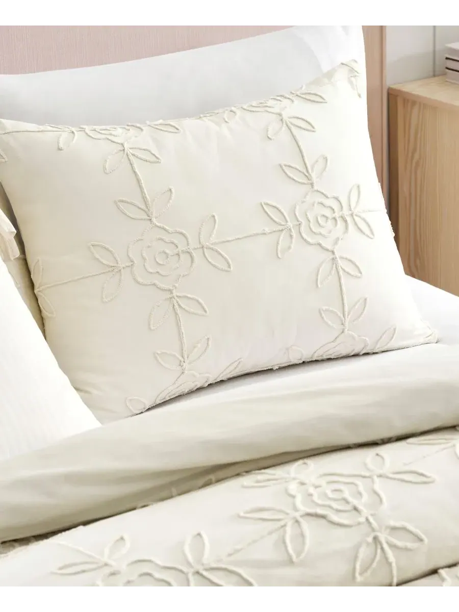 Комплект постельного белья с вышивкой шенилл Trellis Rose Peri Home — изображение 4 из 7, белый