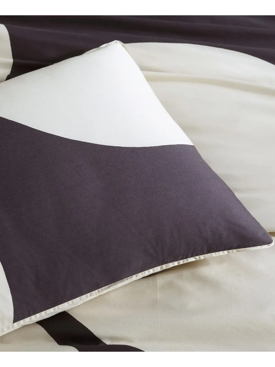 Комплект постельного белья Iso Unikko из хлопка, 3 предмета, размер King Marimekko — изображение 7 из 10, темно-серый