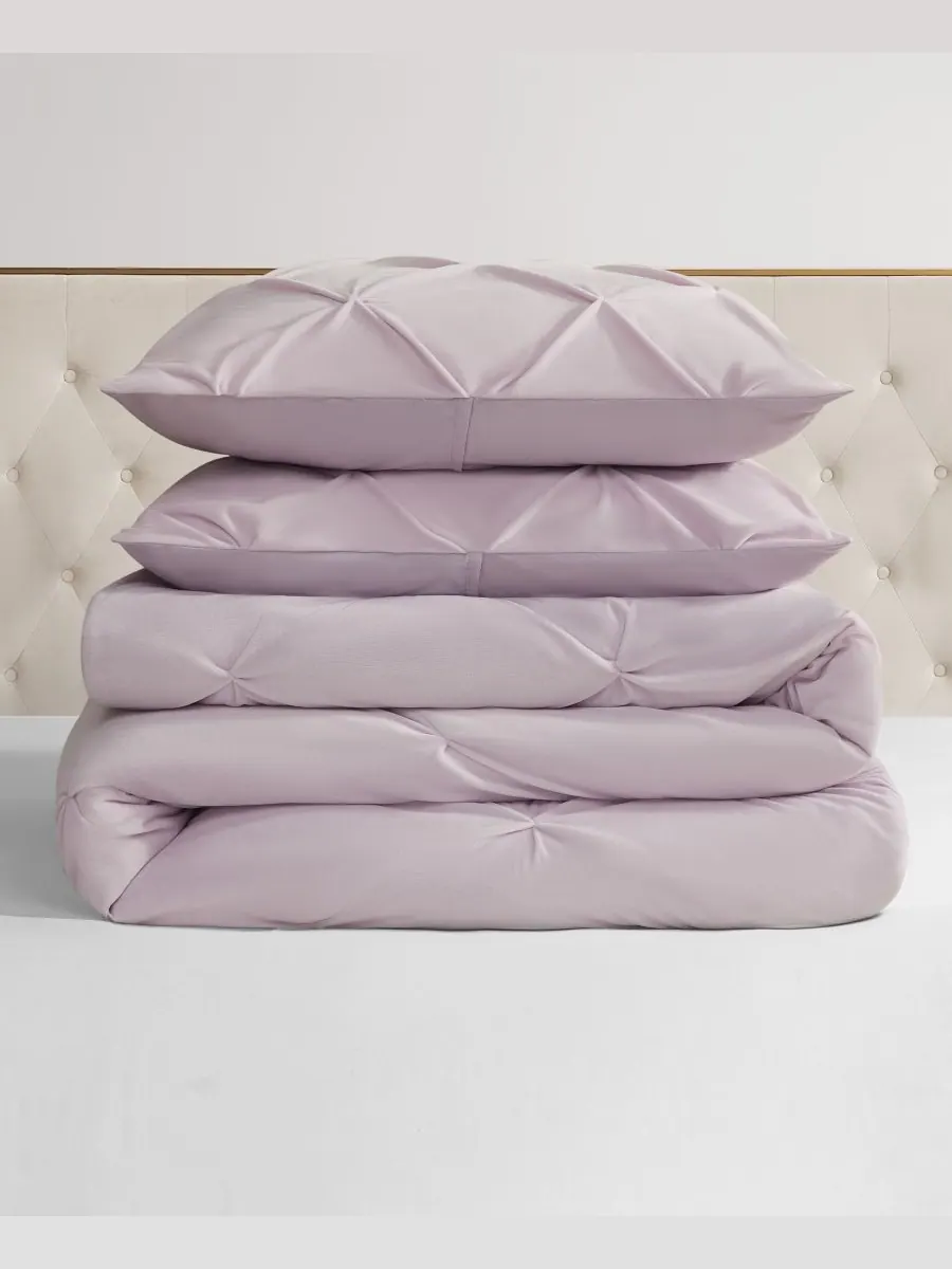 Комплект постельного белья Kiss Pleat Plush из 3 предметов, размер King Juicy Couture — изображение 2 из 6, фиолетовый