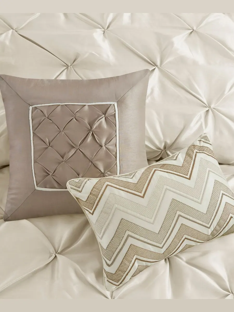 Комплект постельного белья Laurel Tufted из 7 предметов, размер King Madison Park — изображение 9 из 10, белый