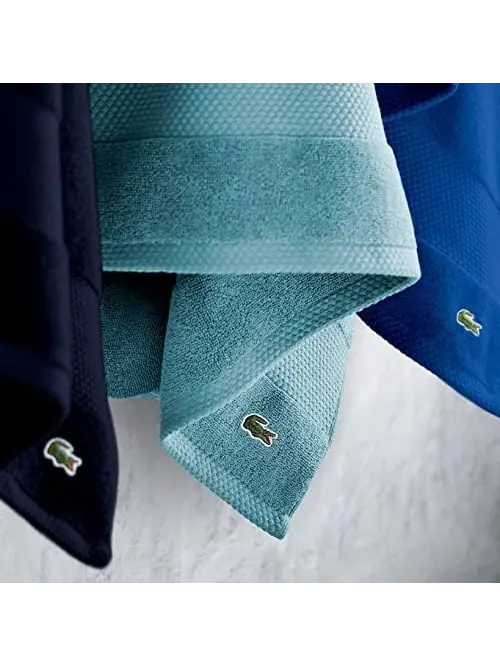 Антимикробное банное полотенце Heritage из хлопка Supima, 76,6 см x 137 см Lacoste Home — изображение 2 из 2, голубой