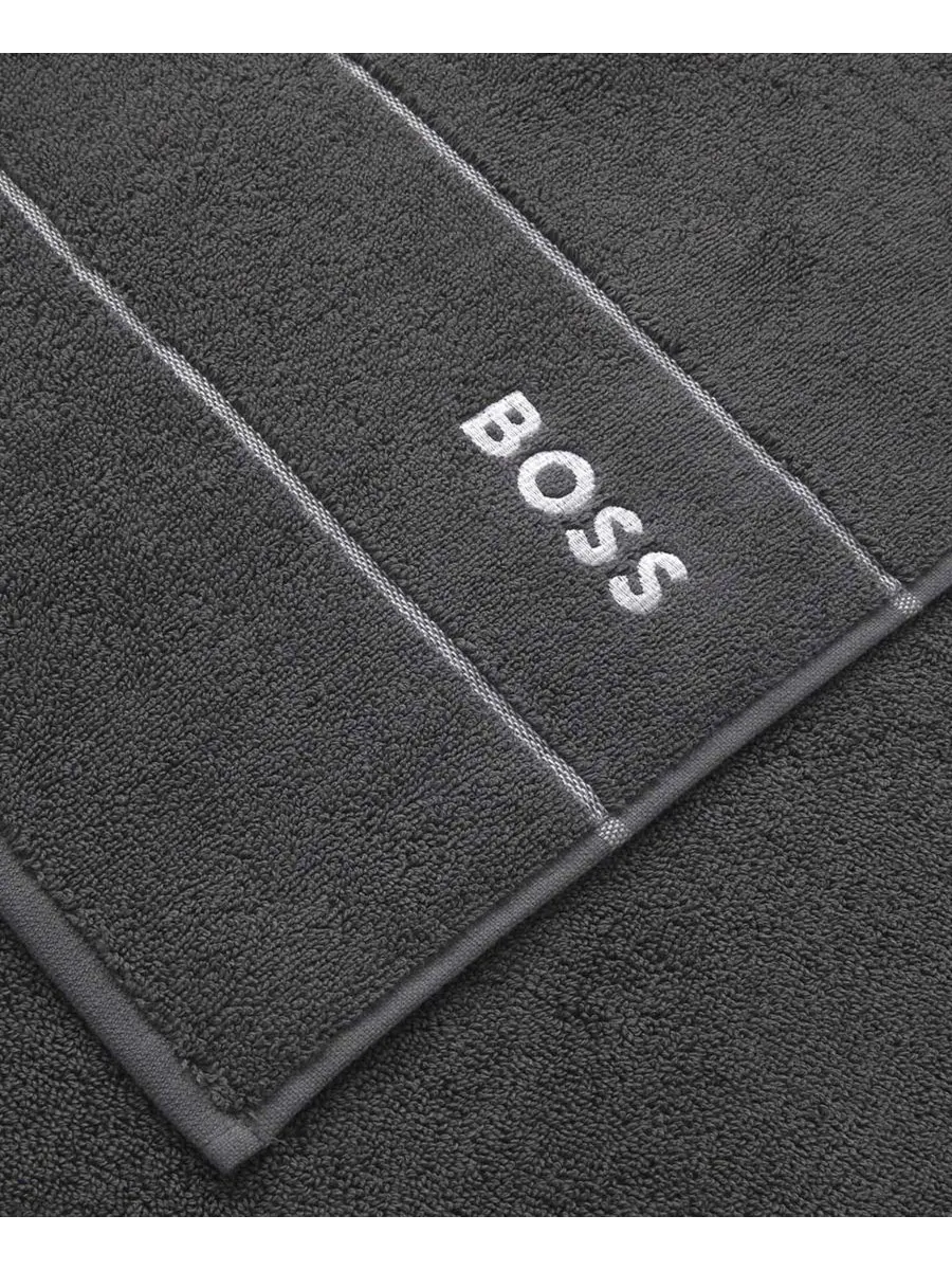 Однотонное хлопковое банное полотенце, 28 x 55 дюймов Boss Home — изображение 2 из 2, серый