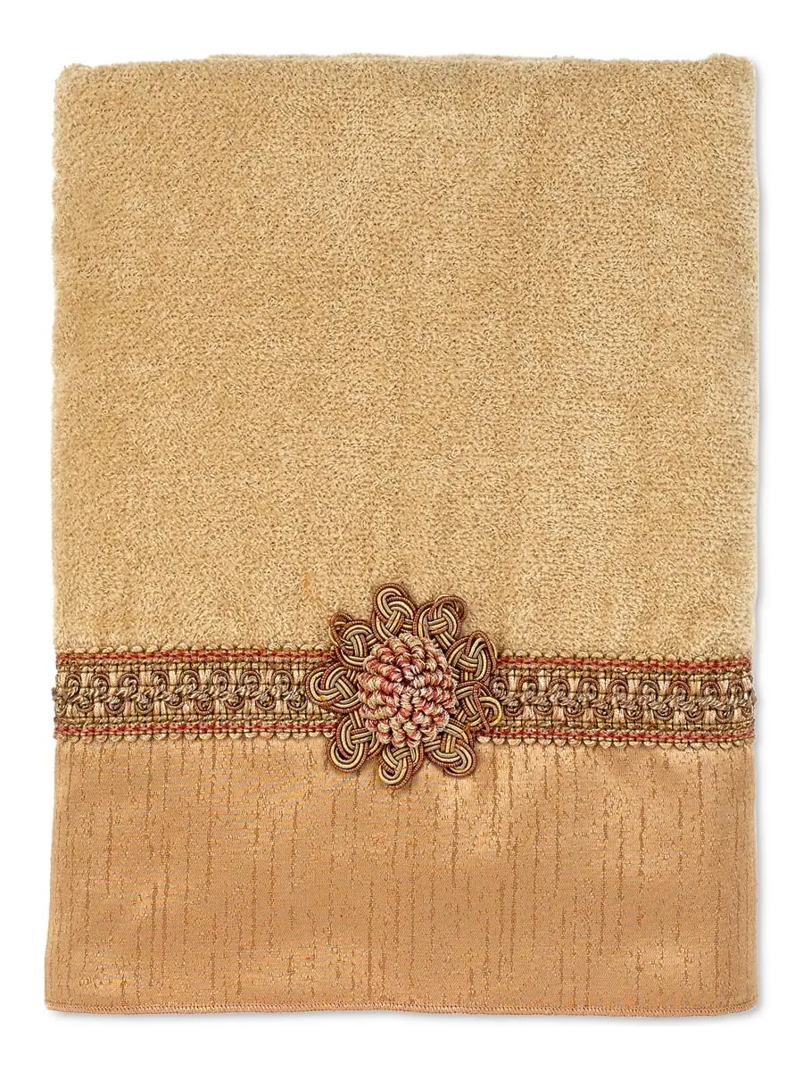 Банное полотенце с плетеным манжетом и медальоном, 25 x 50 дюймов. Avanti — коричневый