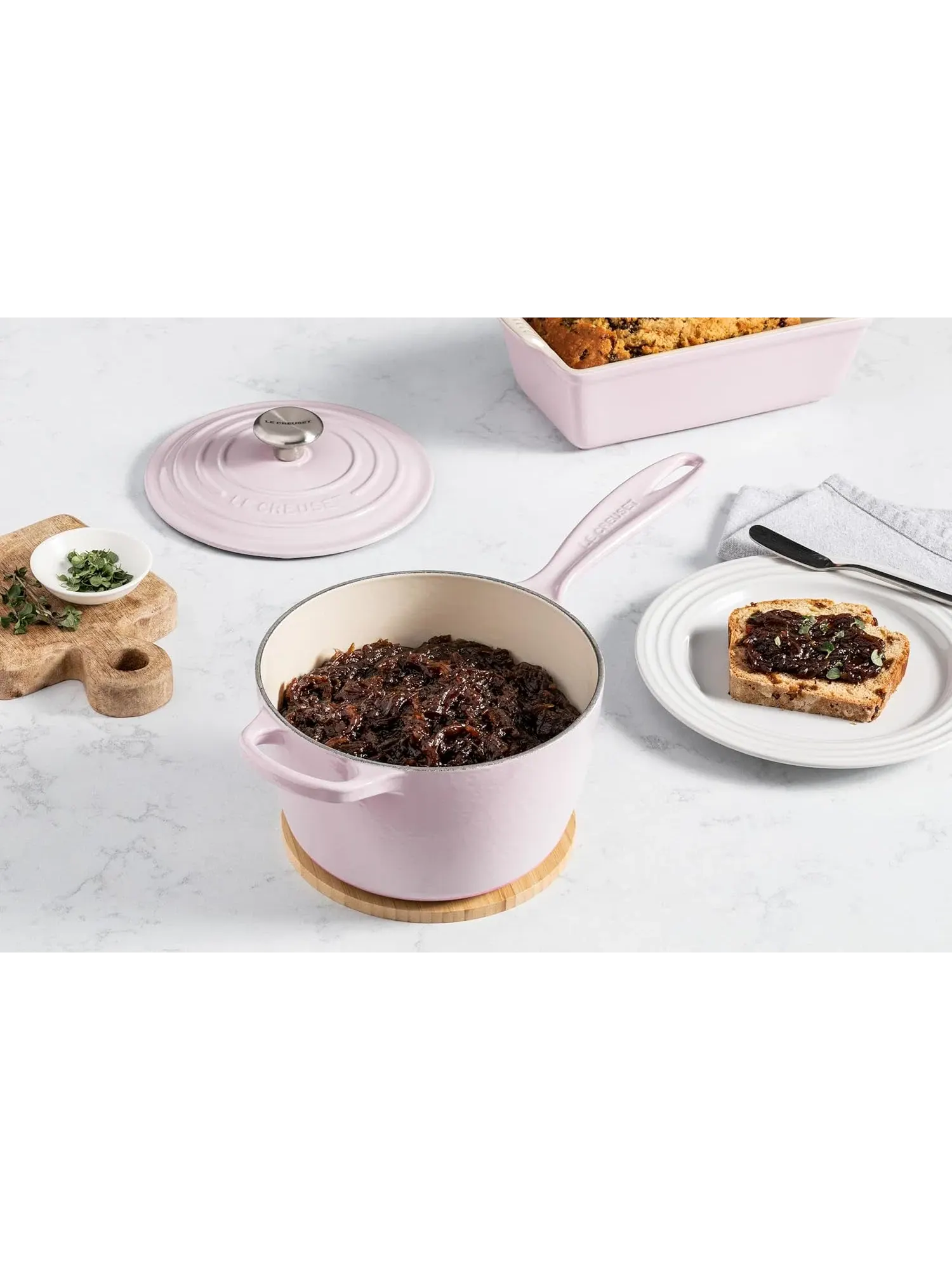 Ковш чугунный Le Creuset Signature, 1,5 л, 16 см — изображение 5 из 8, розовый