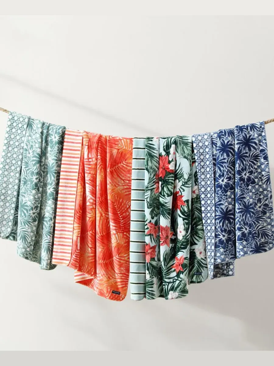 Плед из микрофлиса с принтом Lanikai Fronds Tommy Bahama Home — изображение 7 из 10, оранжевый