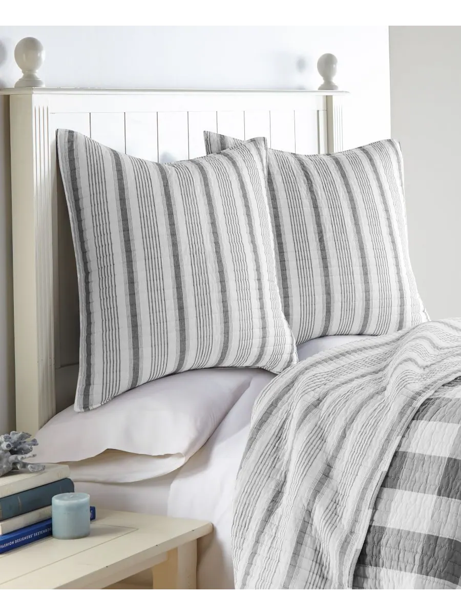 Комплект из двух наволочек Camden Stripe, европейский стиль Levtex — изображение 3 из 3, серый