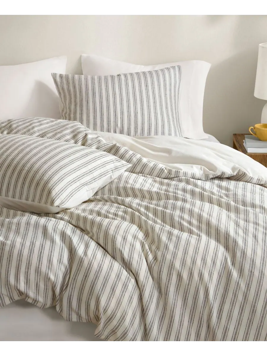 Комплект постельного белья Etta Striped из 3 предметов, размер King Madison Park — изображение 5 из 10, серый