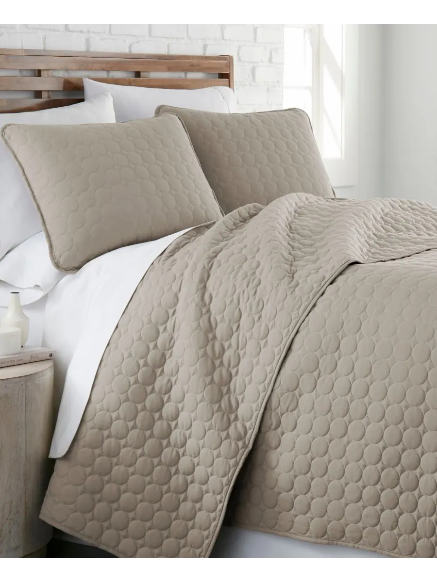 Ультрамягкий, легкий, вышитый комплект из 3 предметов, размер twin/twin xl Southshore Fine Linens — изображение 1 из 4, тауп