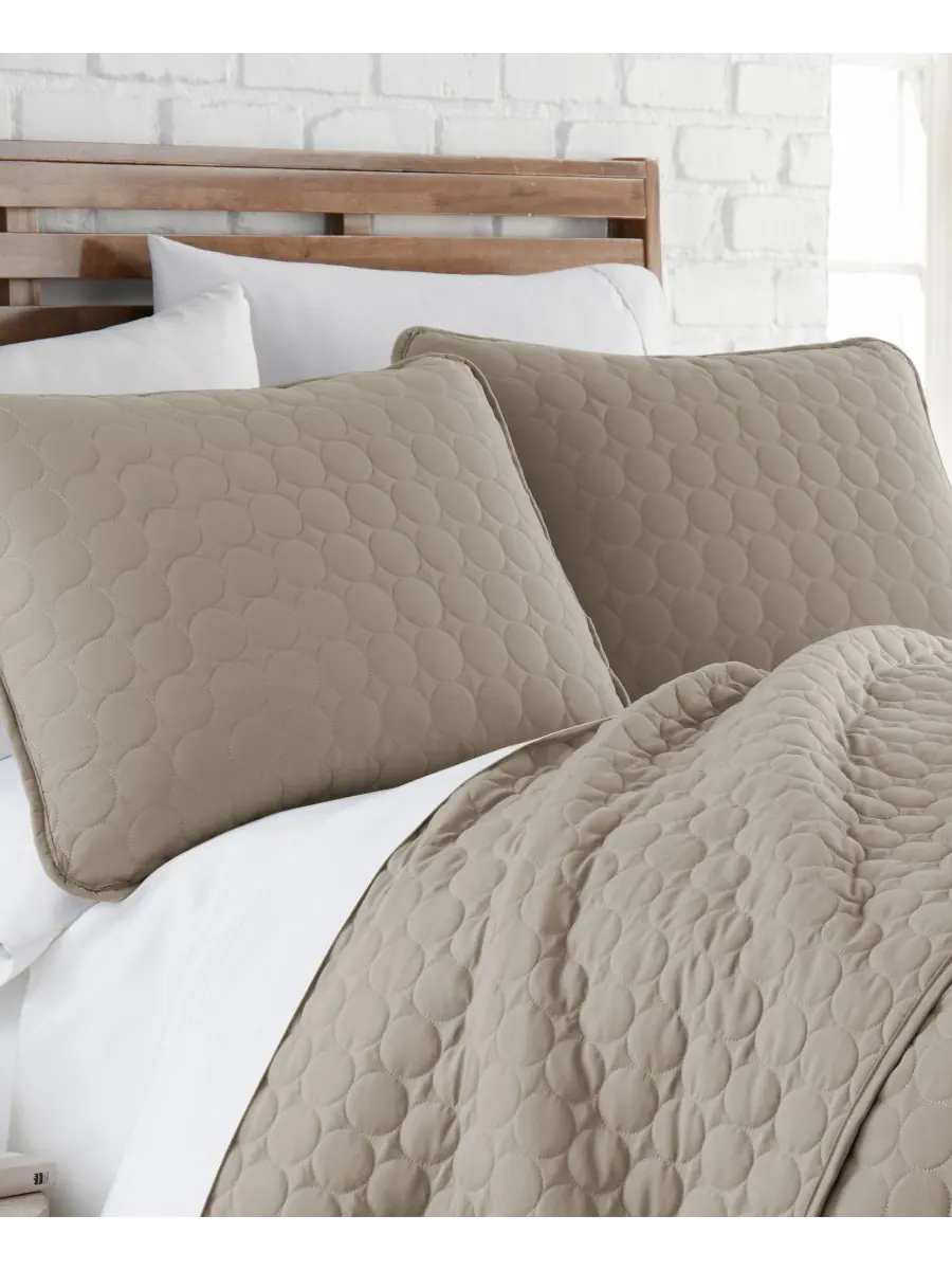Ультрамягкий, легкий, вышитый комплект из 3 предметов, размер twin/twin xl Southshore Fine Linens — изображение 2 из 4, тауп