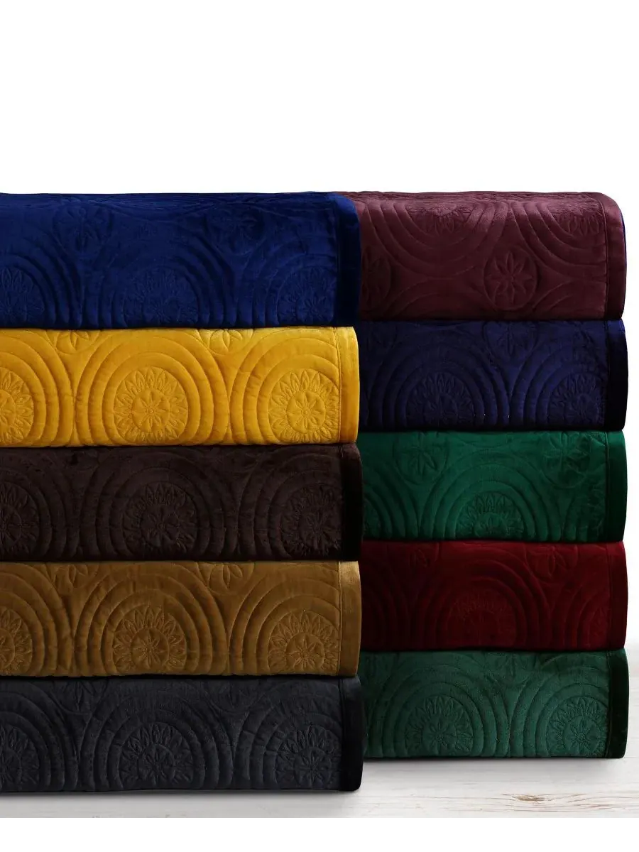 Комплект постельного белья Capri Medallion Velvet Oversized Solid из 3 предметов, размер King — изображение 2 из 2, синий
