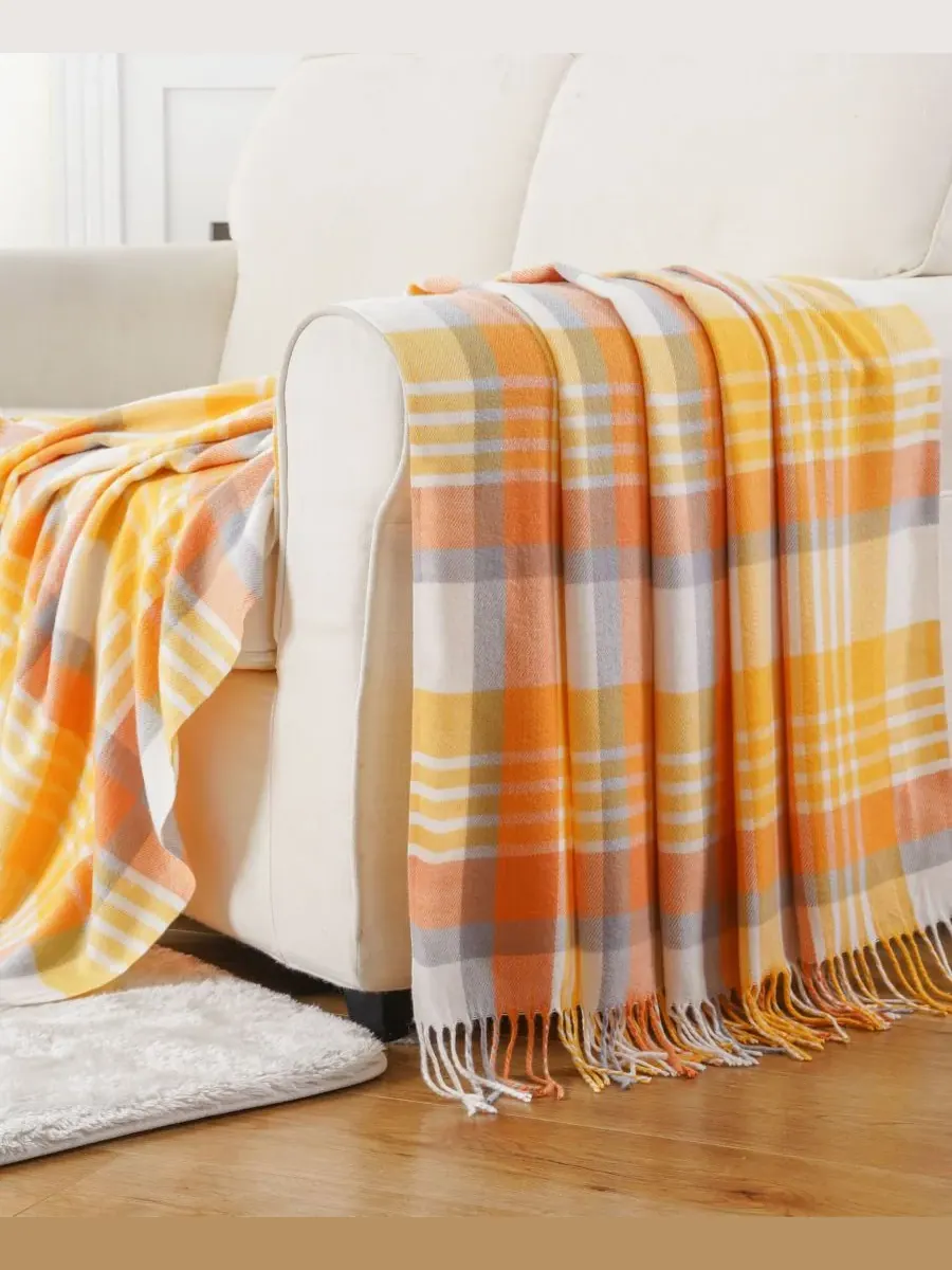 Плед из окрашенной пряжи в клетку с бахромой, 152 x 127 см Happycare Textiles — изображение 2 из 5, желтый