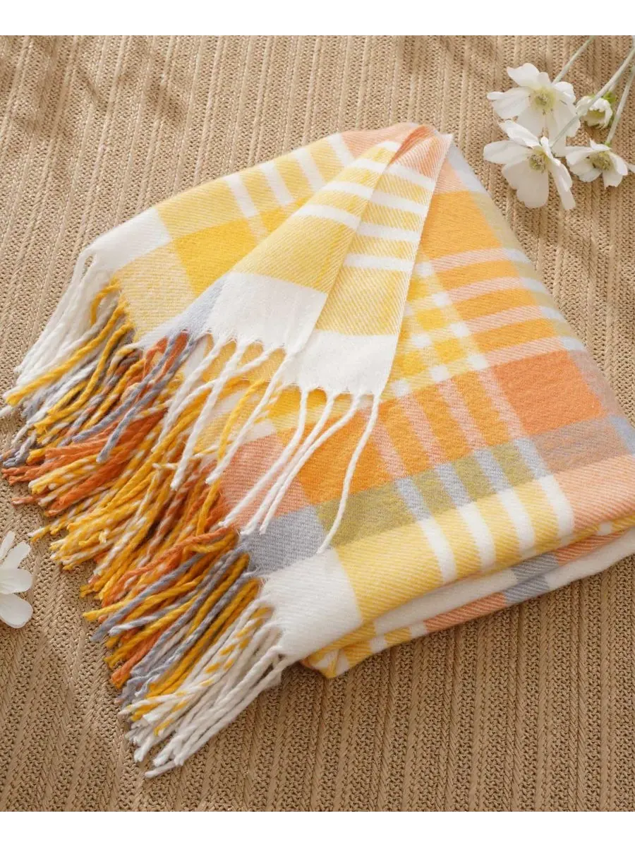 Плед из окрашенной пряжи в клетку с бахромой, 152 x 127 см Happycare Textiles — изображение 5 из 5, желтый