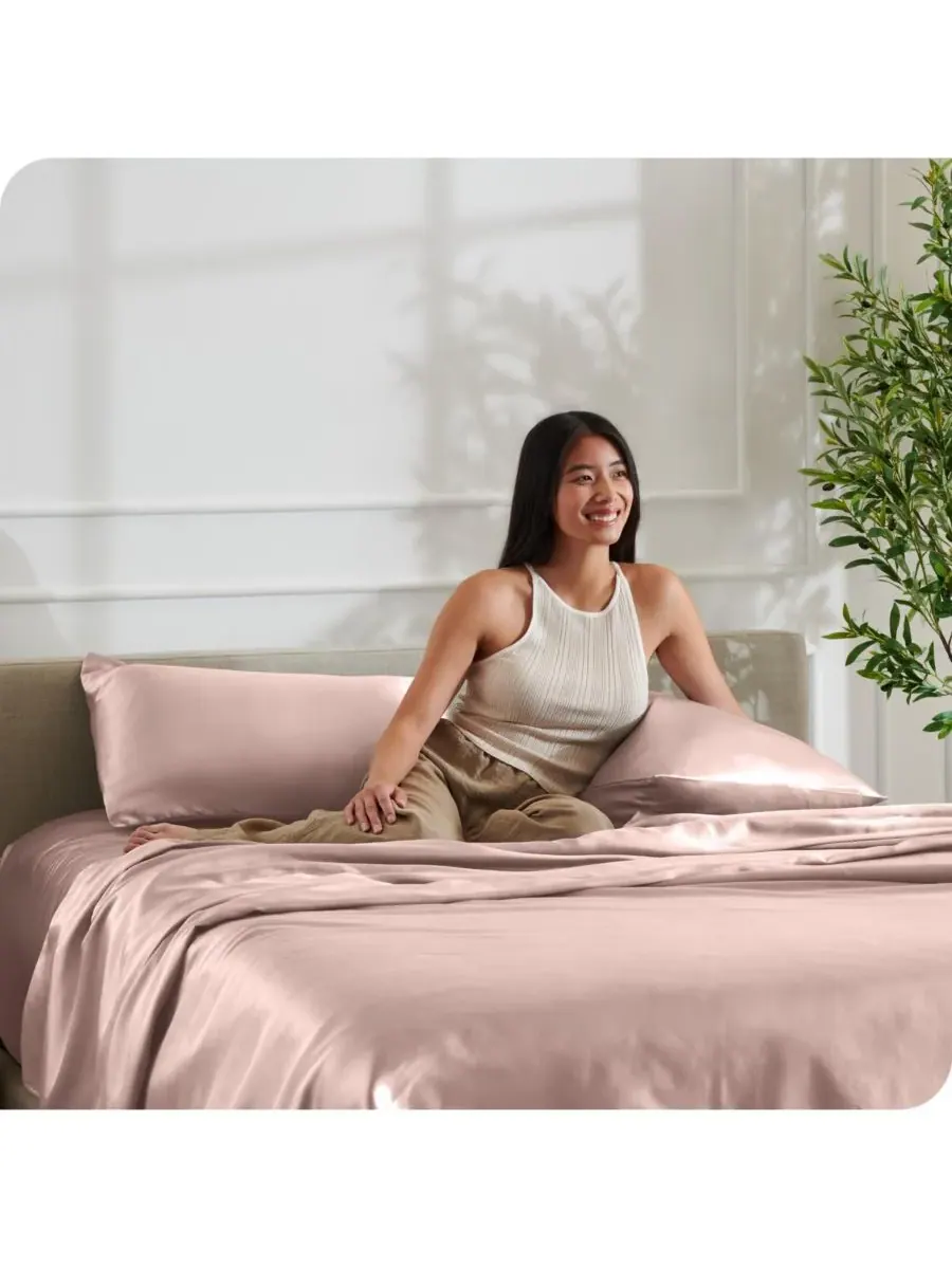 Комплект атласных простыней Bare Home — изображение 5 из 6, пудровый розовый