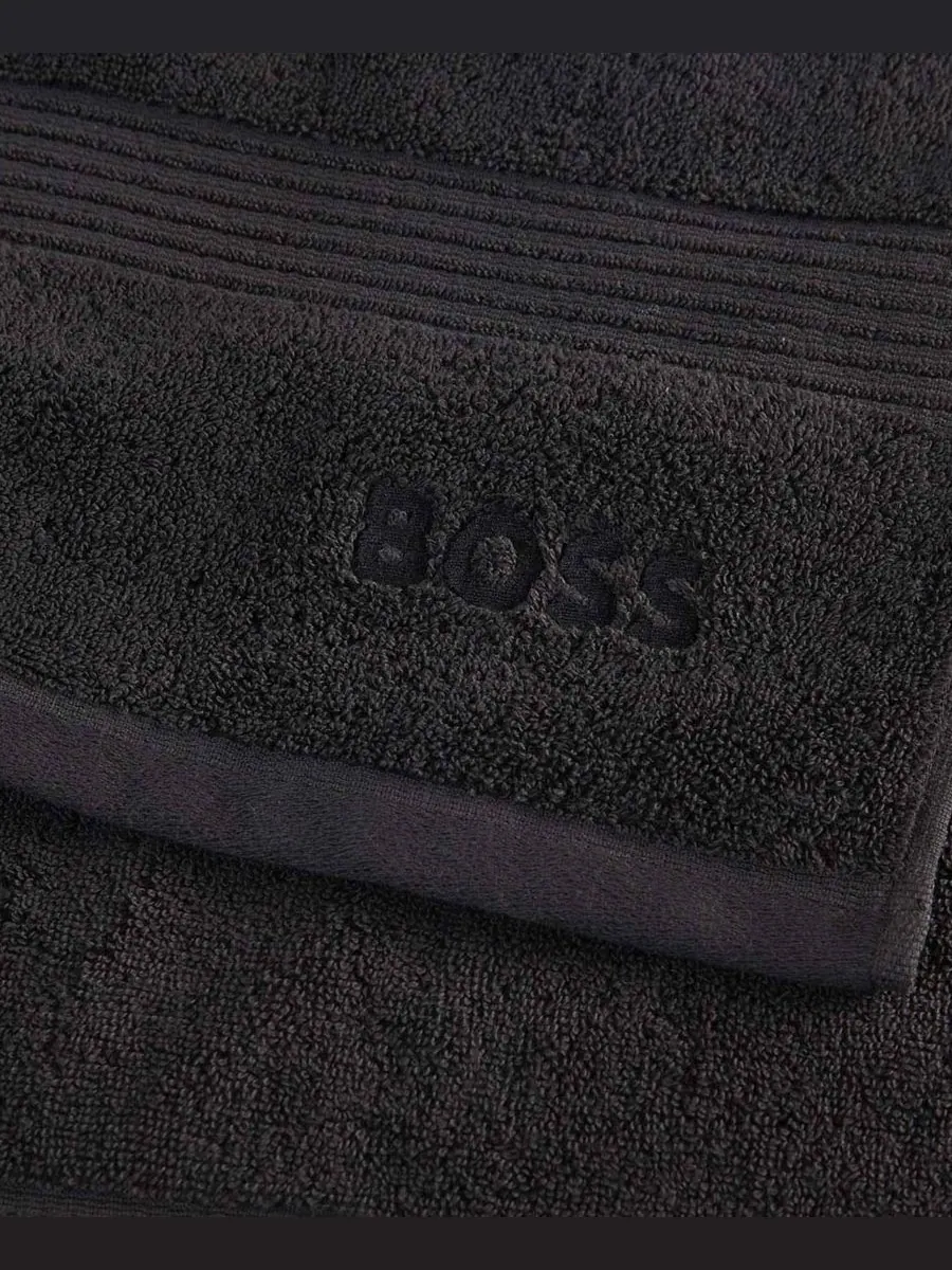 Банное полотенце Loft Aegean из чесаного хлопка, 28 x 55 дюймов Boss Home — изображение 2 из 2, черный