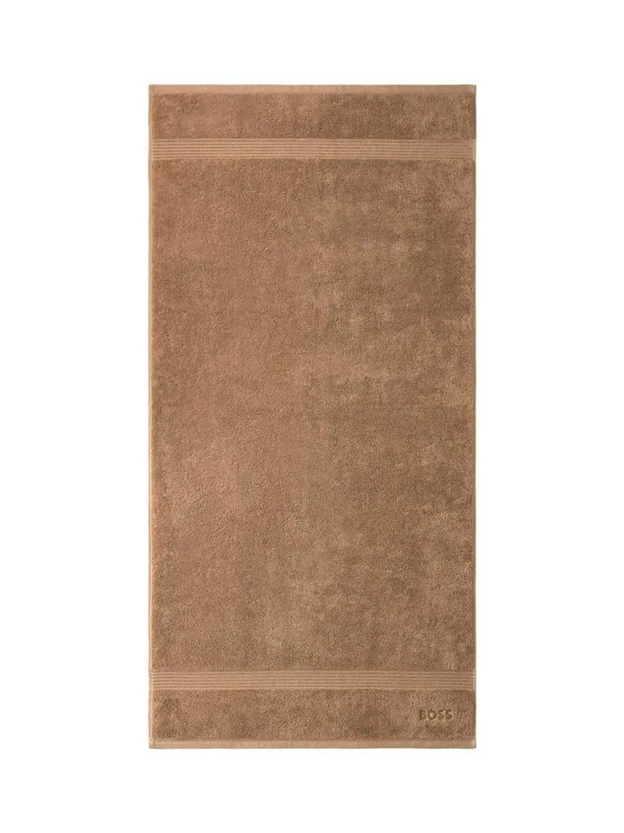Банное полотенце Loft Aegean из чесаного хлопка, 28 x 55 дюймов Boss Home — изображение 1 из 2, верблюжий