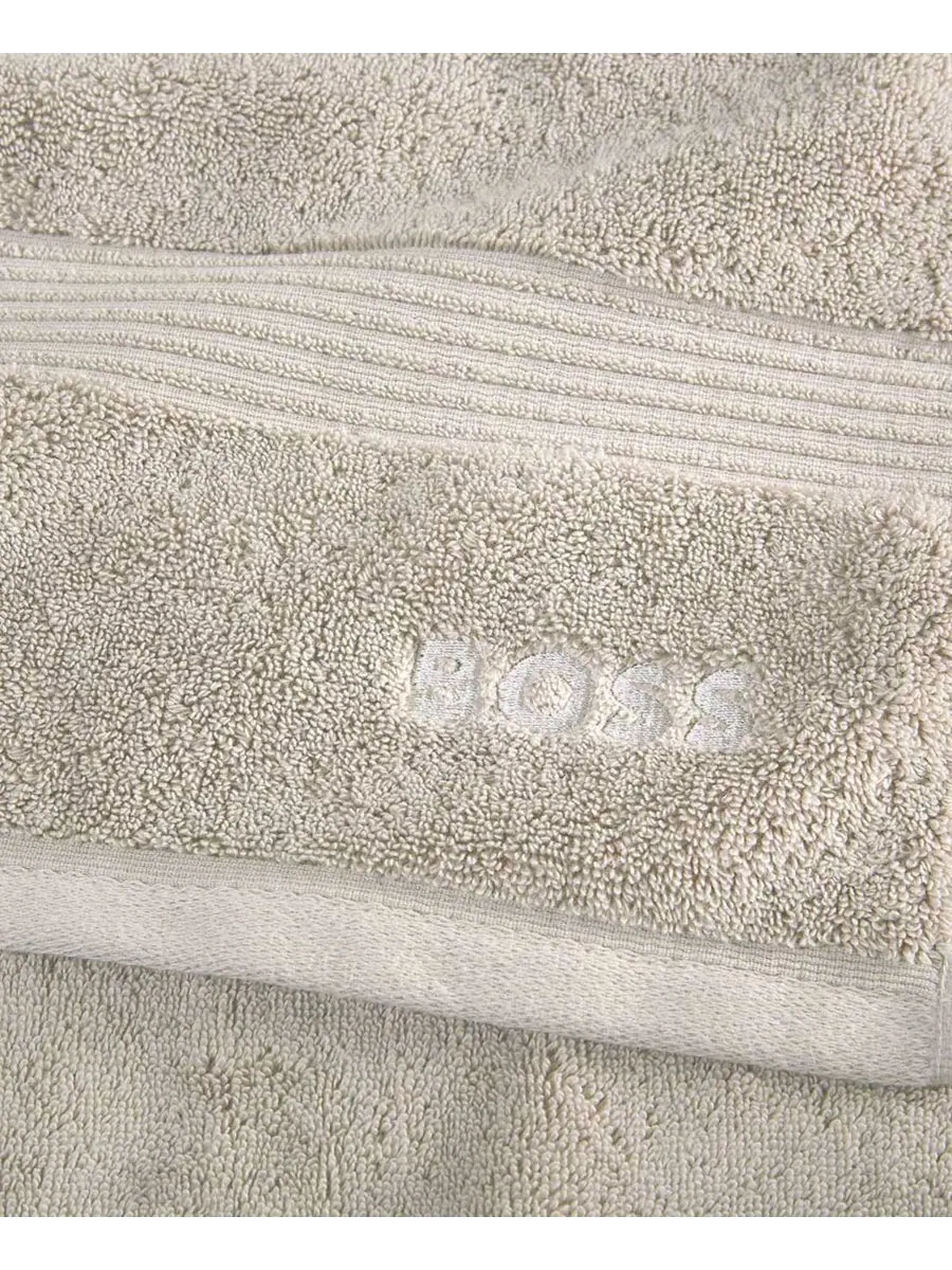 Банное полотенце Loft Aegean из чесаного хлопка, 28 x 55 дюймов Boss Home — изображение 2 из 2, серый