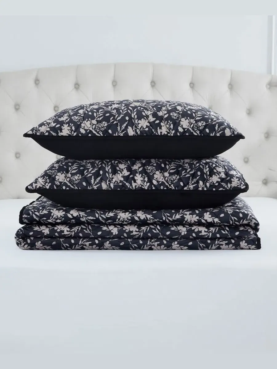 Комплект стеганого покрывала с велюром, 3 предмета, Full/Queen, Floral Vanna Velvet BCBG — изображение 6 из 8, черный