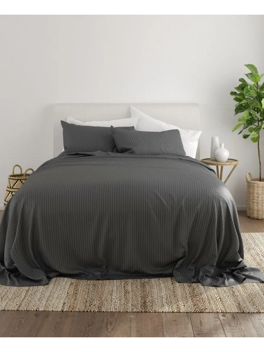 Комплект постельного белья Expressed In Embosed Striped из 4 предметов, размер King Ienjoy Home — изображение 10 из 10, серый