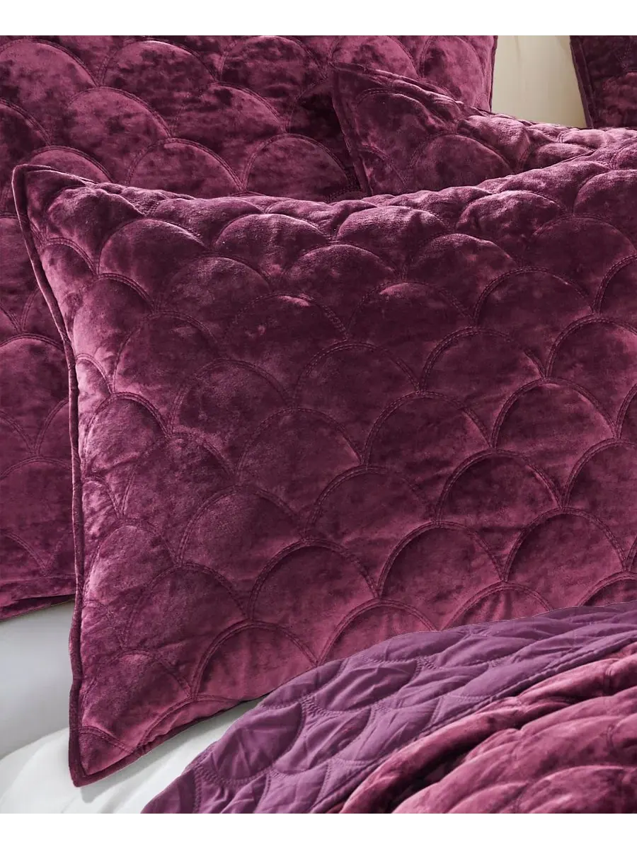 Стеганое покрывало Ellora Velvet, Twin/Twin XL Levtex Home — изображение 2 из 6, сливавый