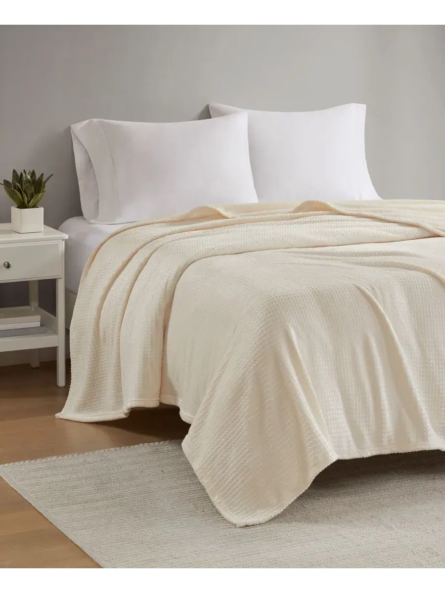 Плед флисовый вафельный Cozy Waffle Plush Blanket Premier Comfort — изображение 2 из 4, белый