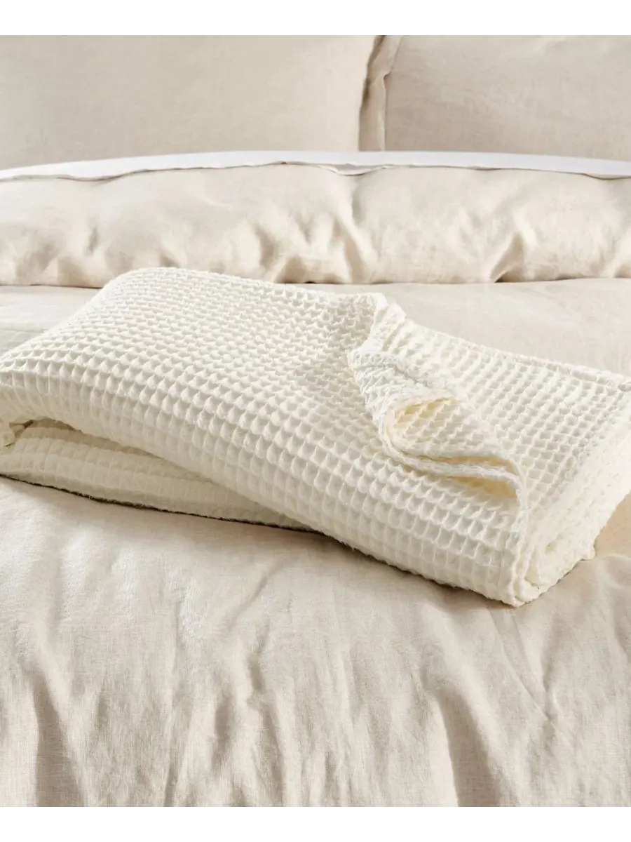 Плед вафельный 178x218 см Levtex Home — изображение 2 из 5, кремовый