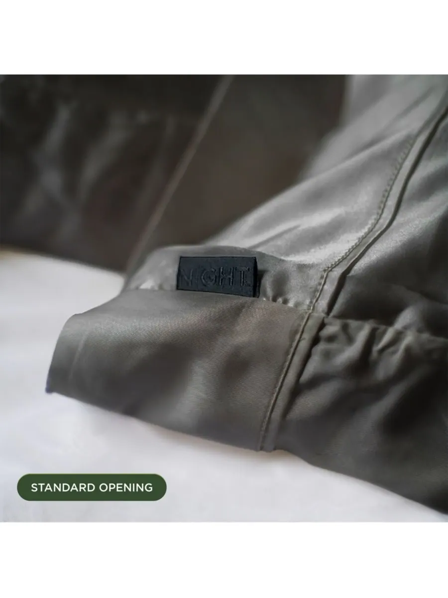 Наволочка DualSilk из тутового шелка и эвкалипта, 22 момме NIGHT, Gunmetal, King — изображение 5 из 10, серый